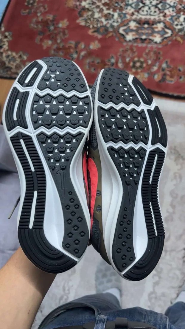 Gri ve Bej Renkli Spor Ayakkabı - Görsel 2