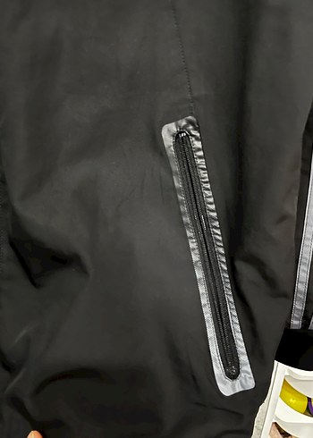 Siyah Fermuarlı Kadın Spor Ceket - Görsel 4