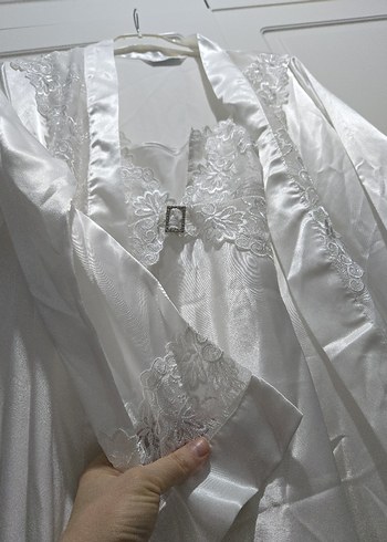 Uzun Beyaz Kadın Sabahlık - Görsel 3