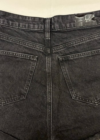 Düğmeli Siyah Mini Kot Şort - Görsel 4