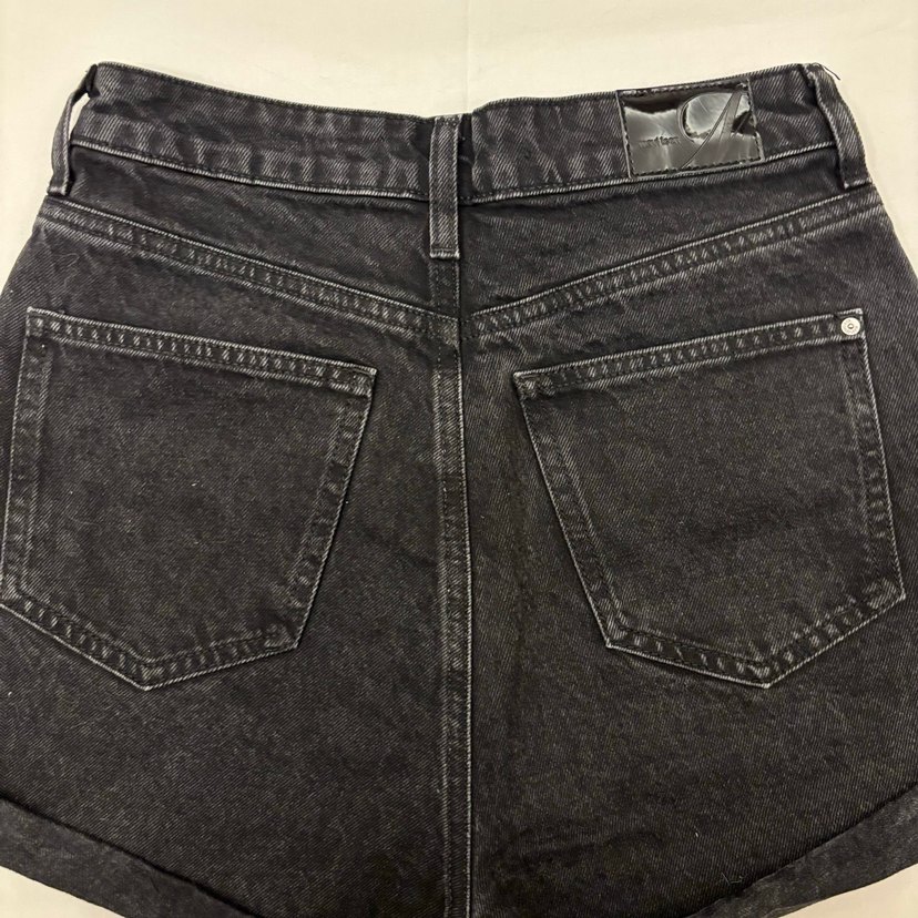 Düğmeli Siyah Mini Kot Şort - Görsel 4