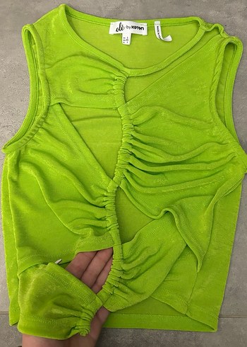 Dekolteli Yeşil Crop - Görsel 2