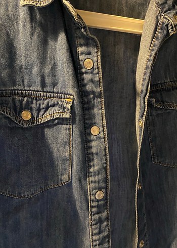 Düğmeli Mavi Denim Kadın Gömlek - Görsel 2