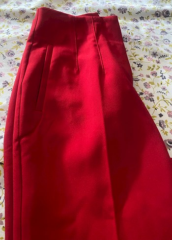 Klasik Kırmızı Pilili Kadın Kumaş Pantolon - Görsel 2