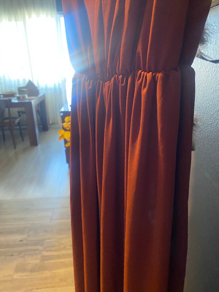 V Yaka Kahverengi Uzun Salaş Elbise - Görsel 4