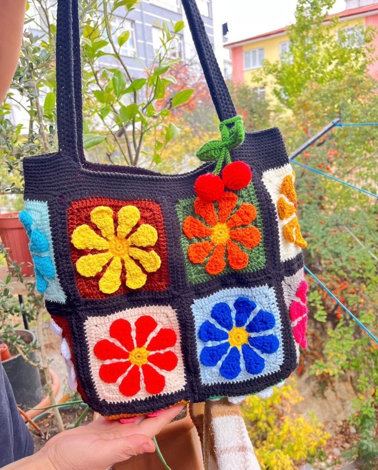 Çiçek Desenli Renkli Örgü Bohem Çanta - Görsel 2