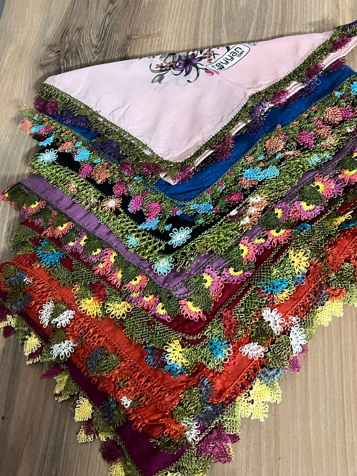 Renkli Dantel Detaylı Bohem Kadın başörtü tane ile satılmaktadır - Görsel 2