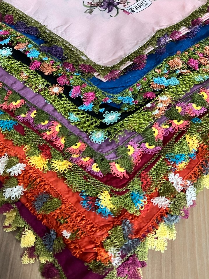 Renkli Dantel Detaylı Bohem Kadın başörtü tane ile satılmaktadır - Görsel 4