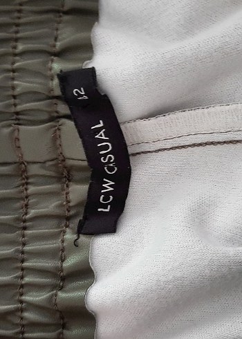 Kadın Haki Deri Mini Şort - Görsel 3