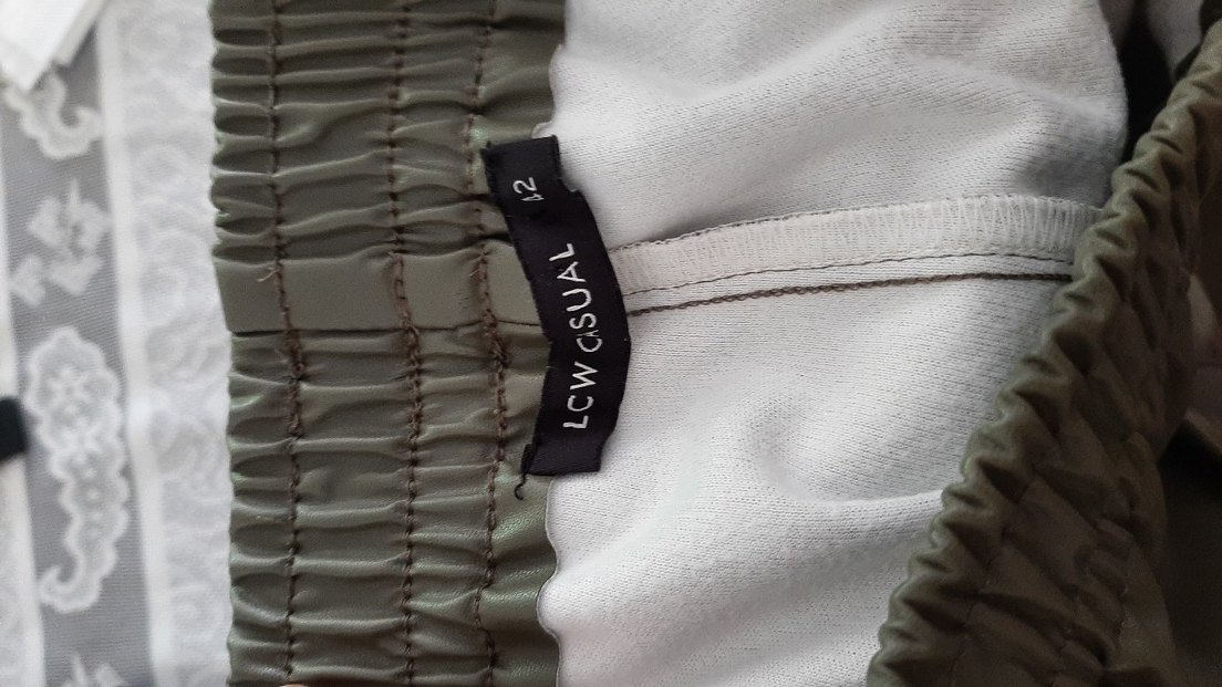 Kadın Haki Deri Mini Şort - Görsel 3