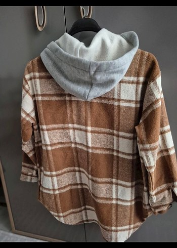 Kapüşonlu Düğmeli Kadın Gömlek - Görsel 2