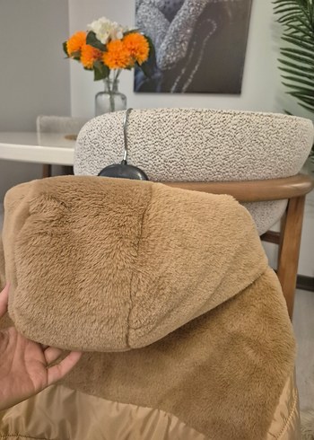 Bej Kadın Kısa Peluş Detaylı Kışlık Mont - Görsel 6