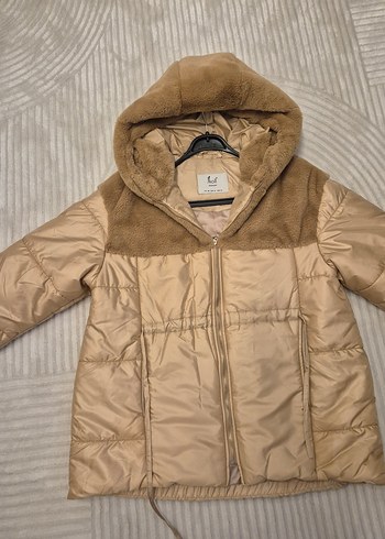 Bej Kadın Kısa Peluş Detaylı Kışlık Mont - Görsel 2