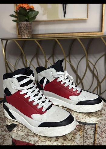 Kırmızı Renkli Bağcıklı bot - Görsel 2