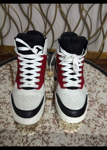 Kırmızı Renkli Bağcıklı bot - Görsel 3