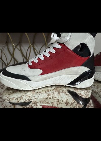 Kırmızı Renkli Bağcıklı bot - Görsel 4