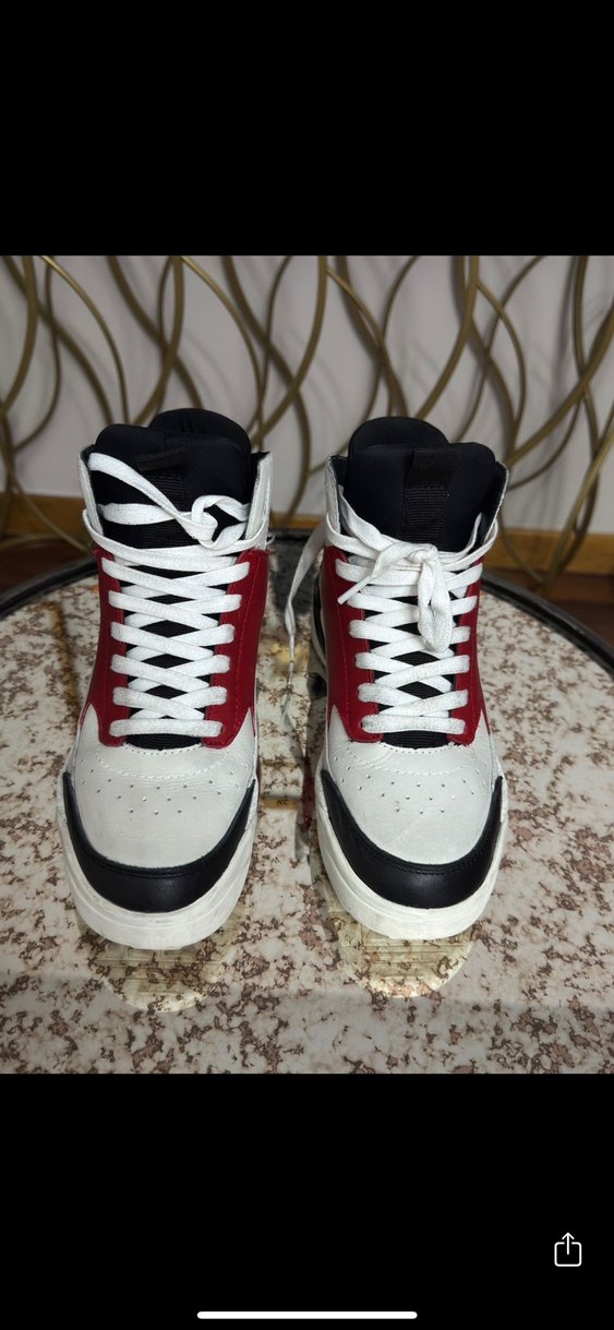 Kırmızı Renkli Bağcıklı bot - Görsel 3