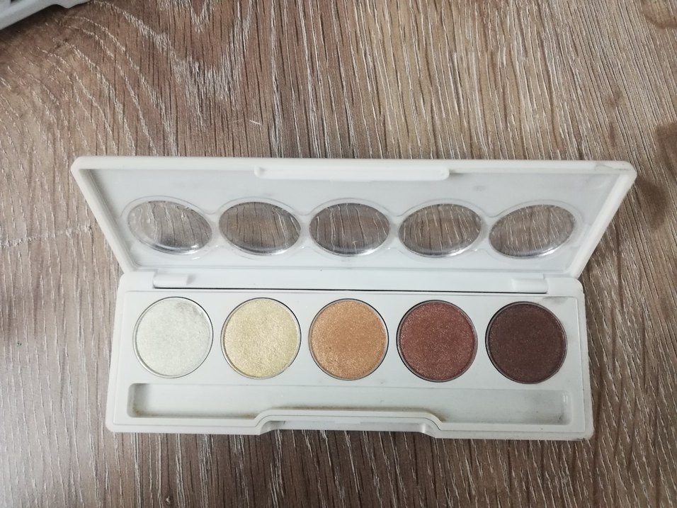 Bej Tonlarında Göz Farı Paleti - Görsel 2