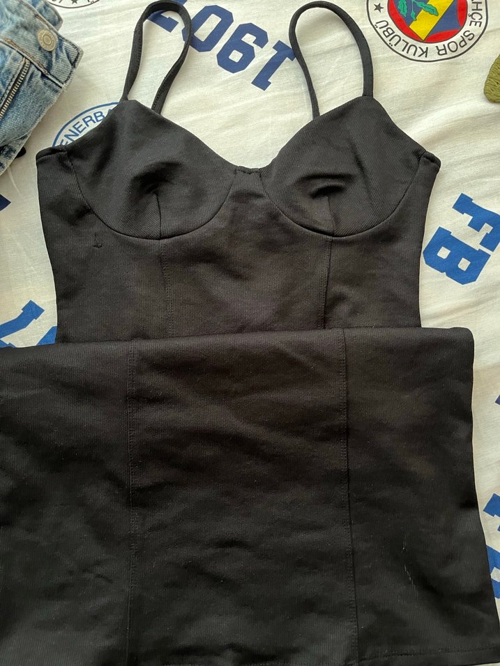 Siyah V Yaka İnce Askılı mini elbise - Görsel 2