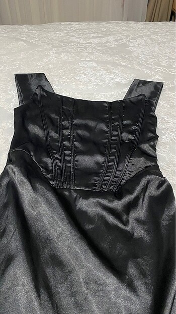 Zara Saten siyah elbise