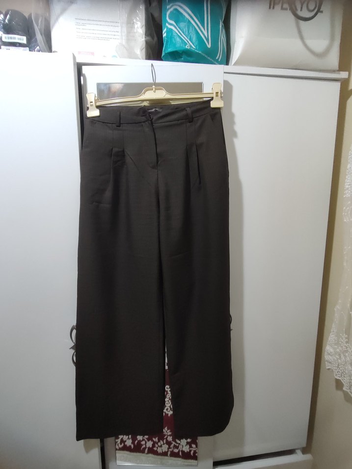 Kahverengi Kadın Pileli Kumaş Pantolon - Görsel 4