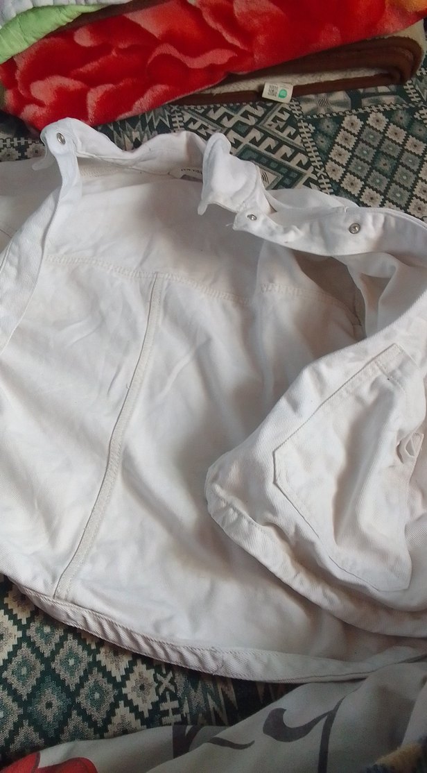 Beyaz Düğmeli kadın kot ceket - Görsel 3