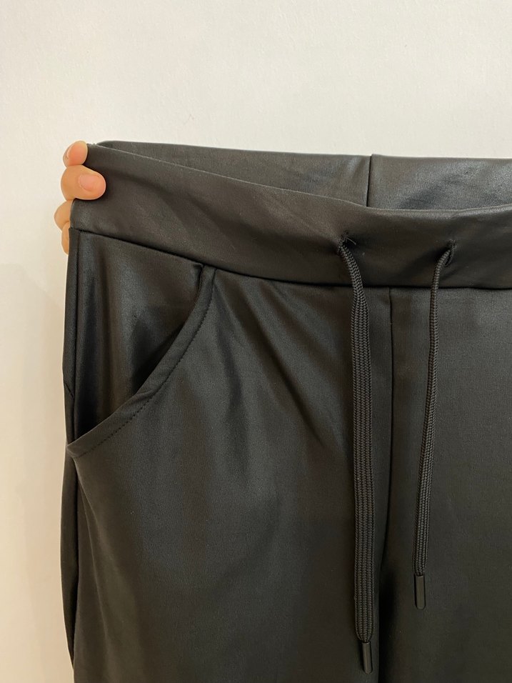 Kadın Siyah Deri Midi Pantolon - Görsel 3
