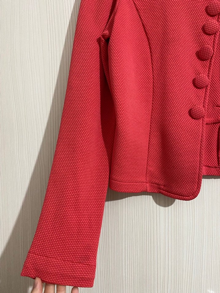 Düğmeli Kırmızı Mini Örgü Kadın Blazer - Görsel 2