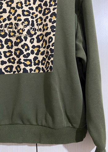 Leopar Desenli Yeşil Kadın Sweatshirt - Görsel 2