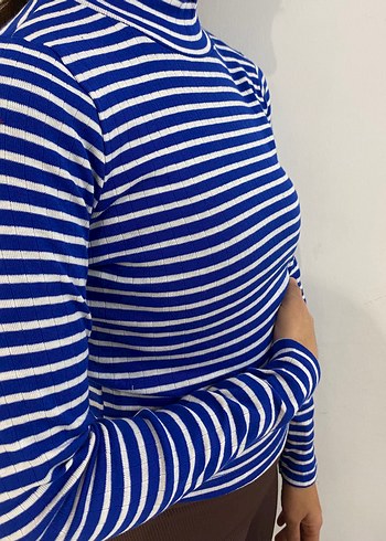 Mavi Çizgili Yüksek Yakalı Kadın Kazak - Görsel 2