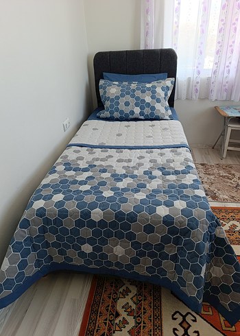 Mavi ve Gri Nakışlı Yatak Örtüsü - Görsel 2