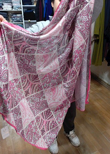 Pembe Saten Kadın Bohem Şal - Görsel 3