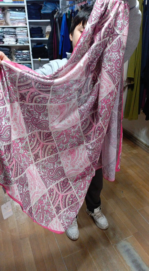 Pembe Saten Kadın Bohem Şal - Görsel 3