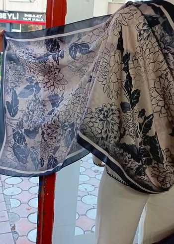 Bohem Tarzı Gri Bej Desenli Kadın Fular - Görsel 2