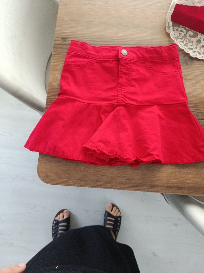 Kız Çocuk Kırmızı Volanlı Etek - Görsel 2