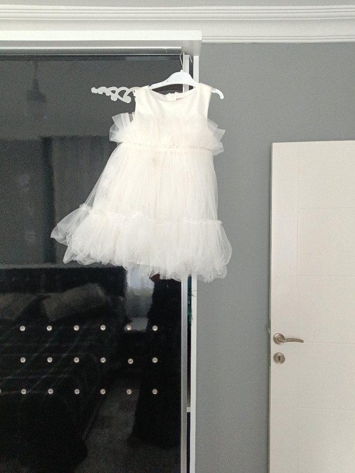Beyaz Askılı Fırfırlı Kız Çocuk Elbise - Görsel 4