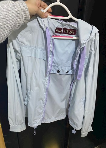 Çantaya dönüşebilen yağmurluk - Görsel 6