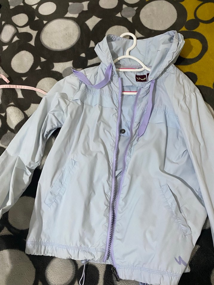 Çantaya dönüşebilen yağmurluk - Görsel 2