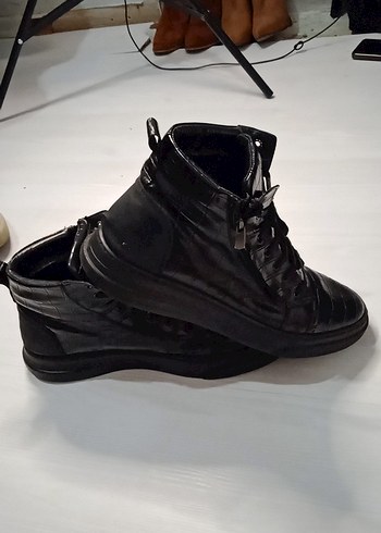 Siyah Yılan Desenli Erkek Botu - Görsel 2