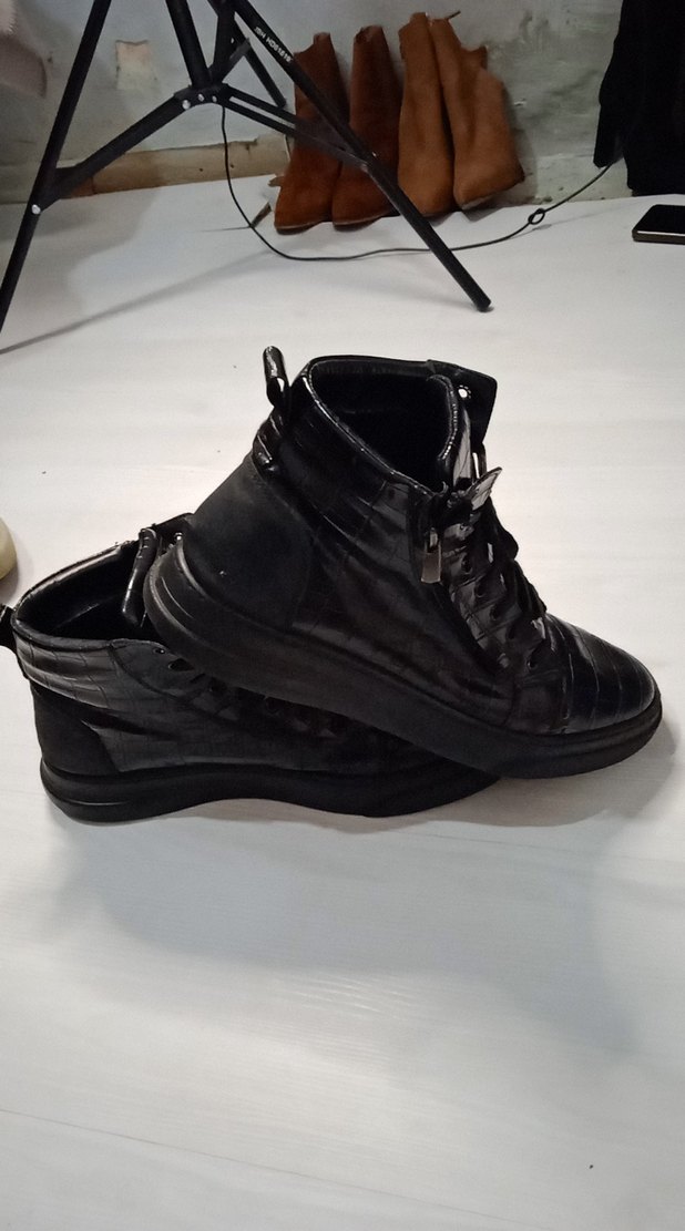 Siyah Yılan Desenli Erkek Botu - Görsel 2