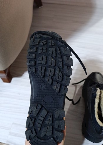 Erkek Çocuk Siyah Bağcıklı Kauçuk Bot 
Hiç kullanılmamış - Görsel 3