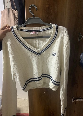 Beyaz V Yaka Örgü Kadın Kazak - Görsel 2