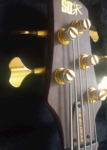 Ibanez Elektro Bas Gitar - Görsel 4