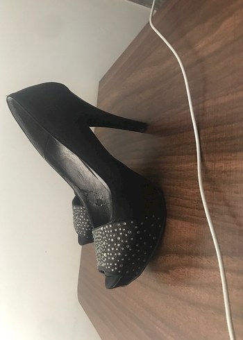 Siyah Parlak Pullu Topuklu Kadın Ayakkabı - Görsel 4