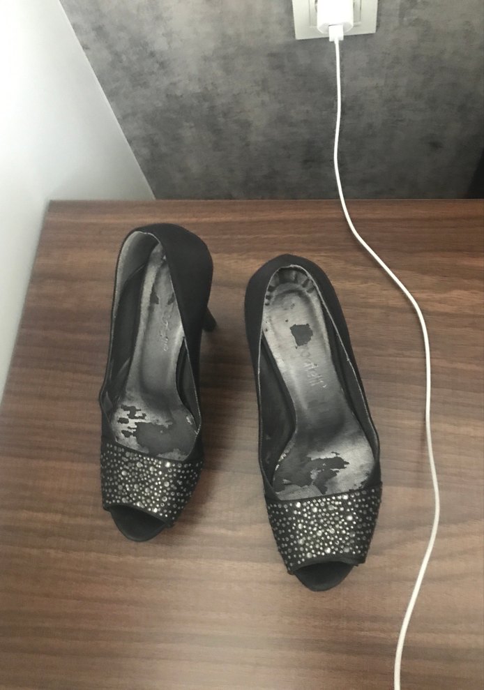 Siyah Parlak Pullu Topuklu Kadın Ayakkabı - Görsel 3