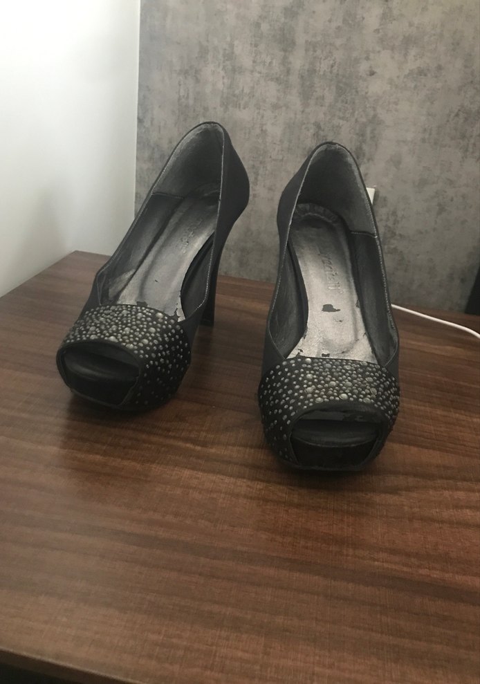 Siyah Parlak Pullu Topuklu Kadın Ayakkabı - Görsel 2