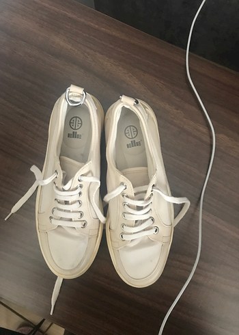 Beyaz Minimalist Platform Kadın Spor Ayakkabı - Görsel 3