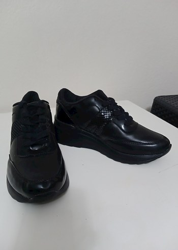 Siyah Desenli Bağcıklı Kadın Spor Ayakkabı - Görsel 2