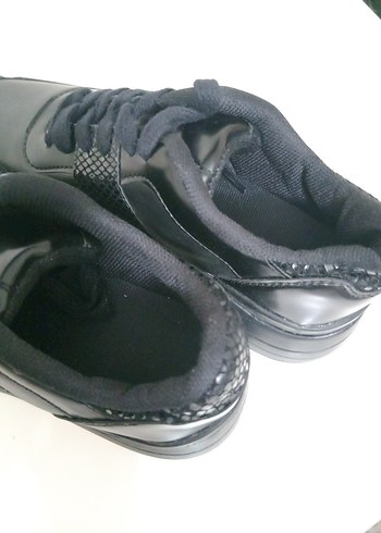 Siyah Desenli Bağcıklı Kadın Spor Ayakkabı - Görsel 3