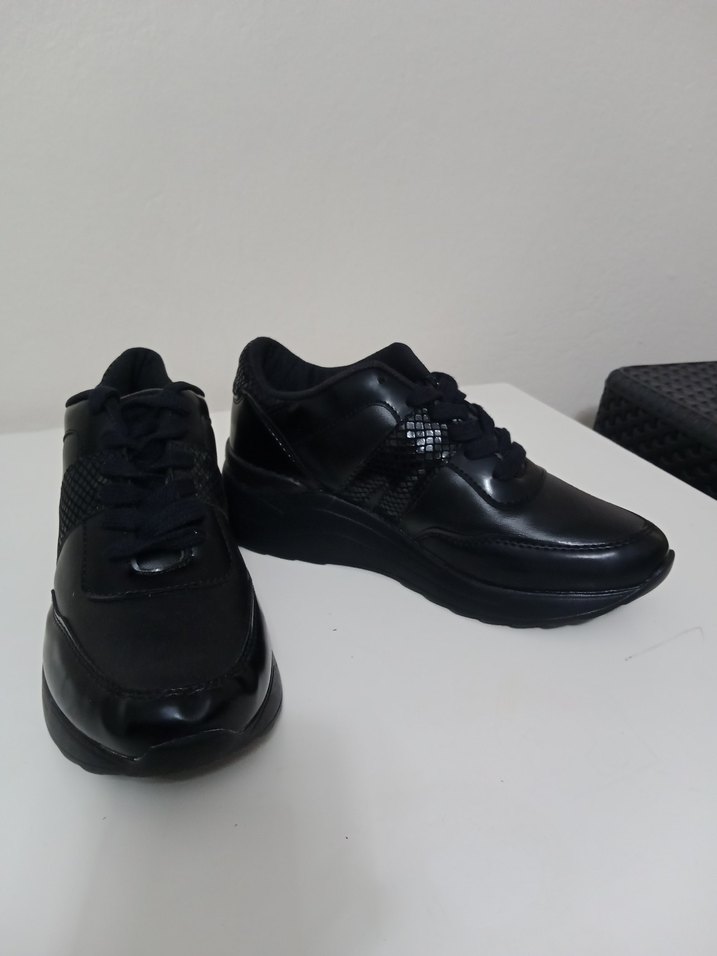 Siyah Desenli Bağcıklı Kadın Spor Ayakkabı - Görsel 2